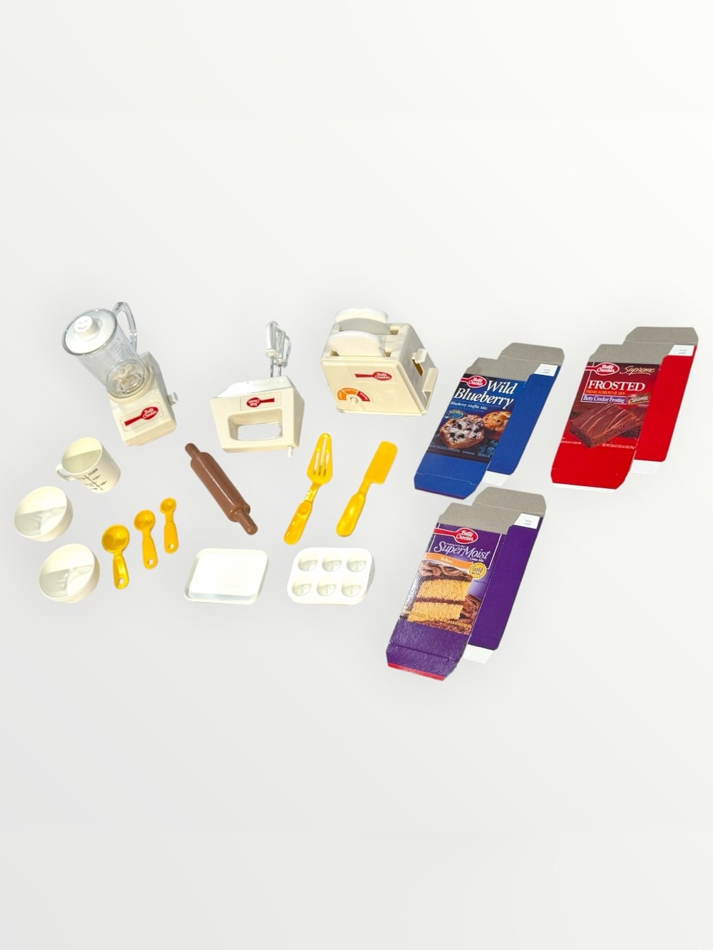 NWOT Betty Crocker Play Kitchen Baking Set with Utensils and White Appliances
